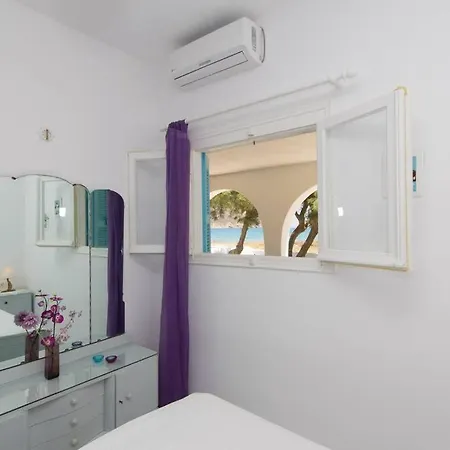 Wave Lullaby, Peaceful Beachfront Retreat In Paros Feriehus Molos (Paros)