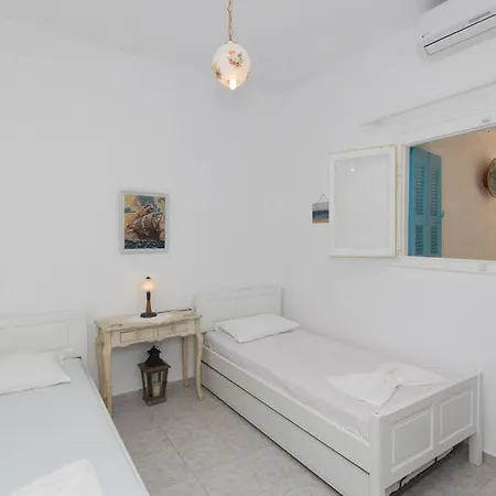 Wave Lullaby, Peaceful Beachfront Retreat In Paros Feriehus