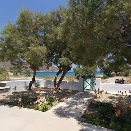 Holiday home Wave Lullaby, Peaceful Beachfront Retreat In Paros *