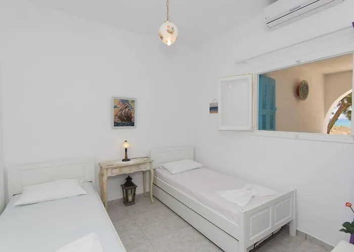 Wave Lullaby, Peaceful Beachfront Retreat In Paros Casa de Férias