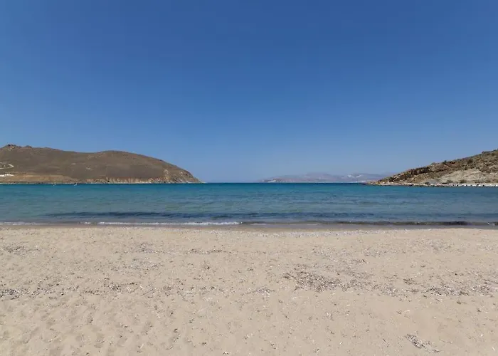 Casa de Férias Wave Lullaby, Peaceful Beachfront Retreat In Paros *