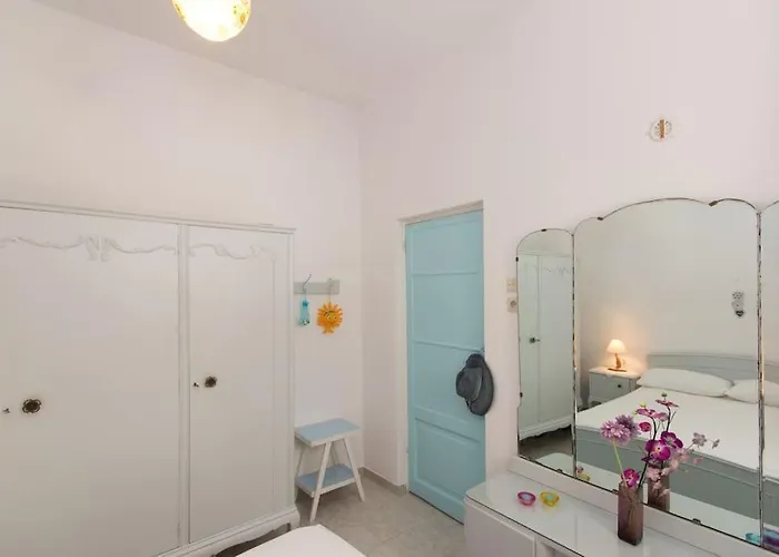 Casa de Férias Wave Lullaby, Peaceful Beachfront Retreat In Paros Molos (Paros)