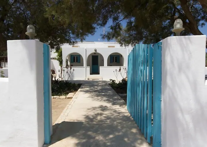 Wave Lullaby, Peaceful Beachfront Retreat In Paros Casa de Férias *